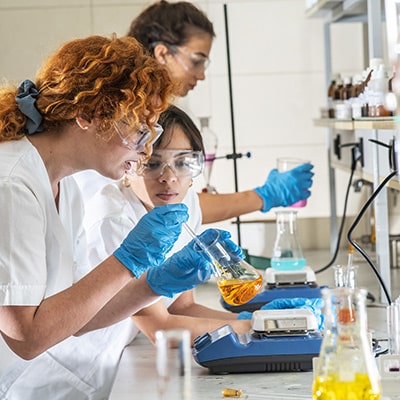 to activate-chemical-reactions-with-microwave-generators